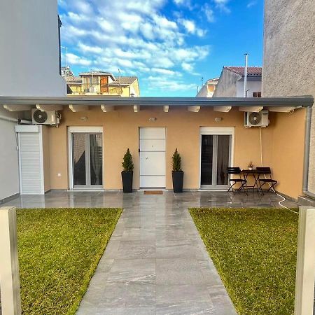 Ria'S Gardenview Apartment Ioannina Exterior photo